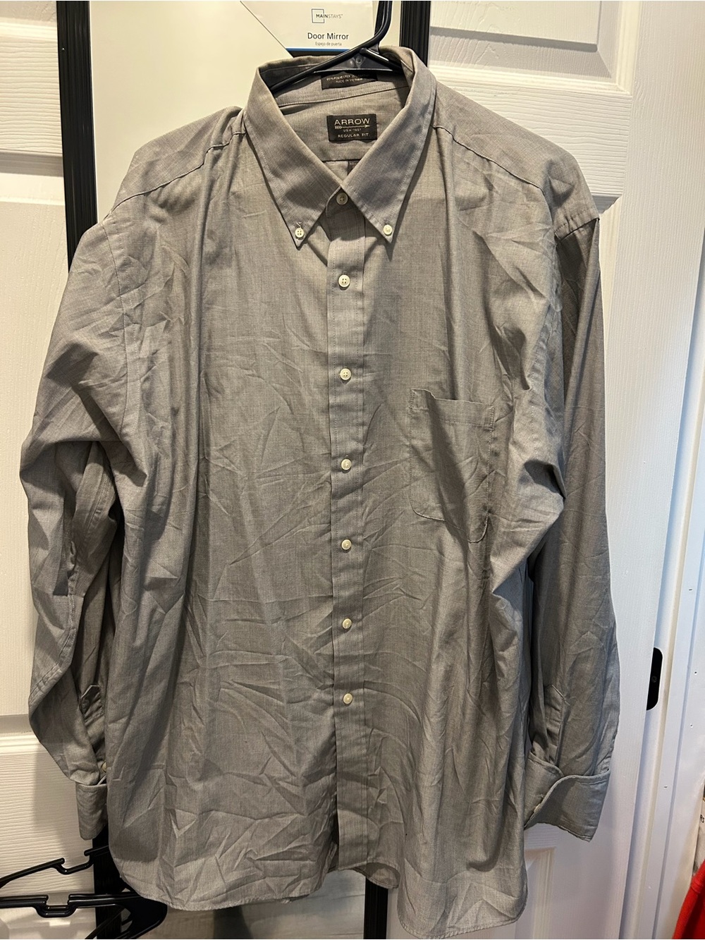Arrow Men's Light Gray Button-Down Dress Shirt